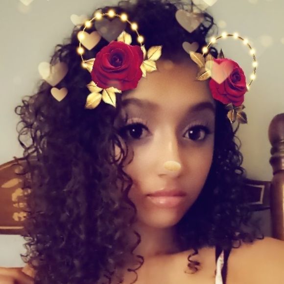 Meet your Posher, Ariana - Picture 1 of 1